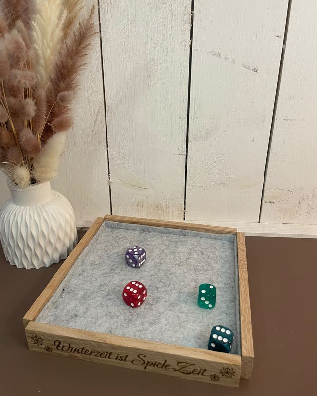 Würfelbrett Winterzeit ist Spielzeit