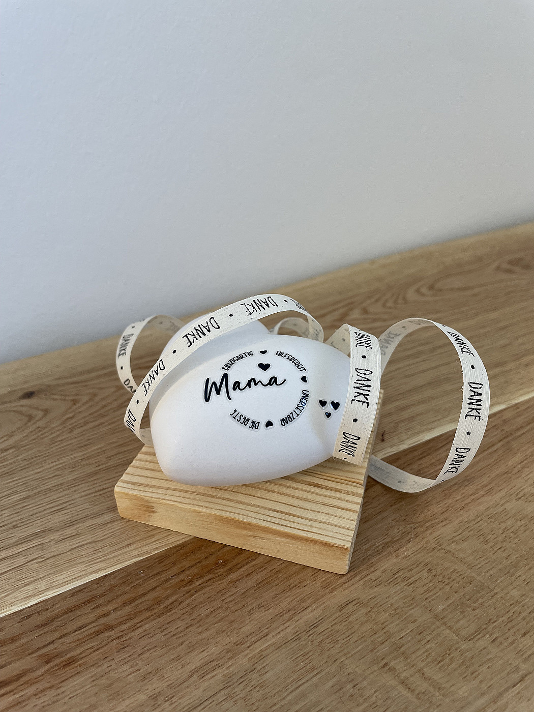 Herzgross auf Holz